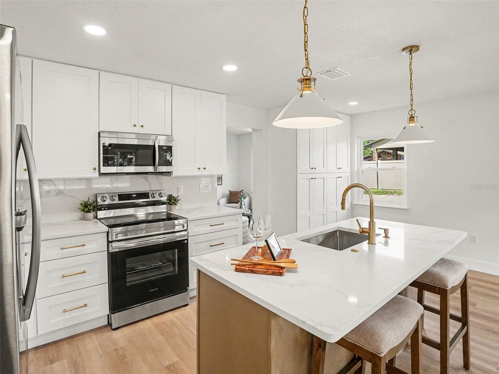 Single Family Residence at 2400 REST HAVEN AVE, ORLANDO, photo 9 of 21