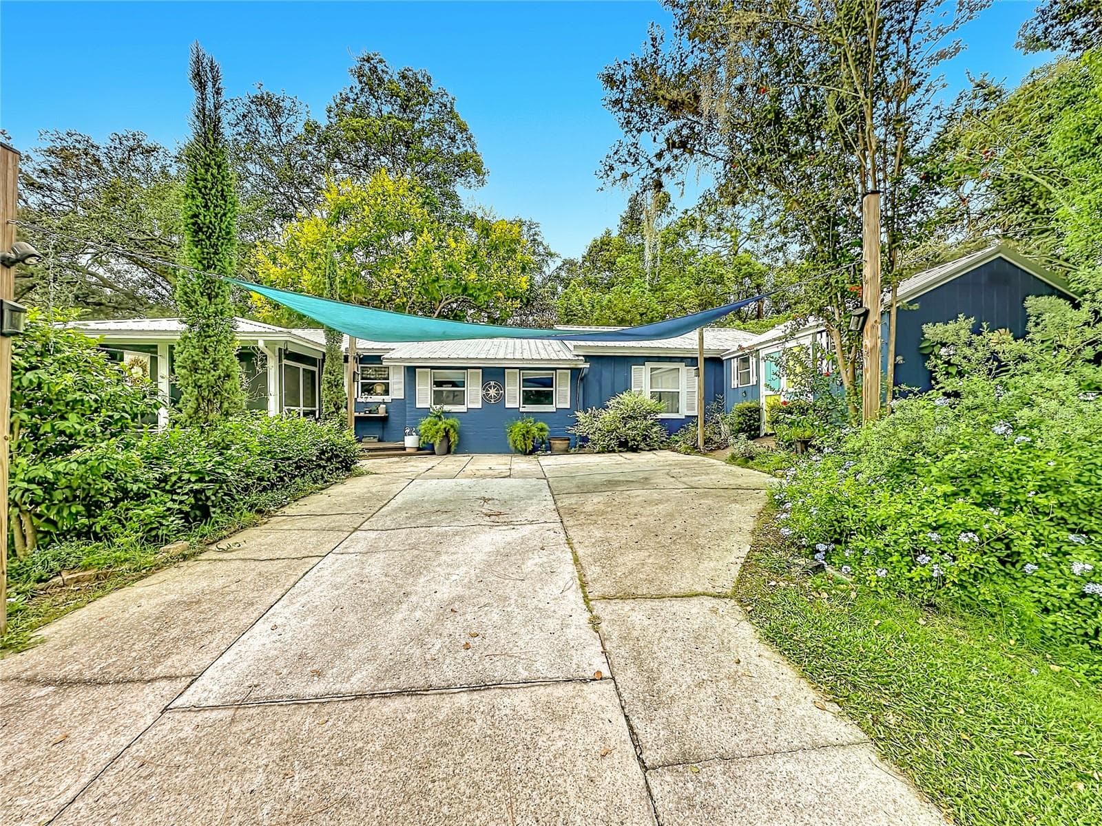 Open parking - 560 LIVE OAK AVE, KEYSTONE HEIGHTS