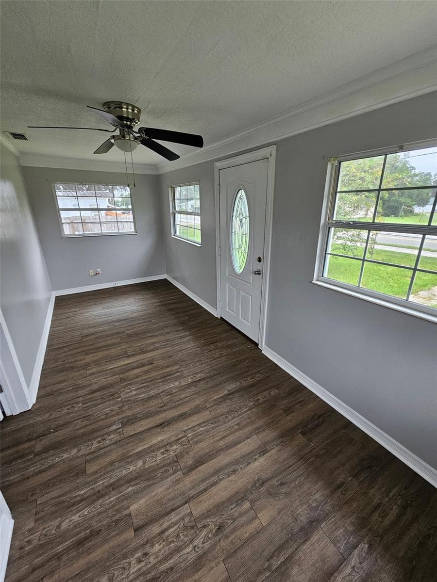 Single Family Residence at 220 DIXIE HWY, AUBURNDALE, photo 4 of 14