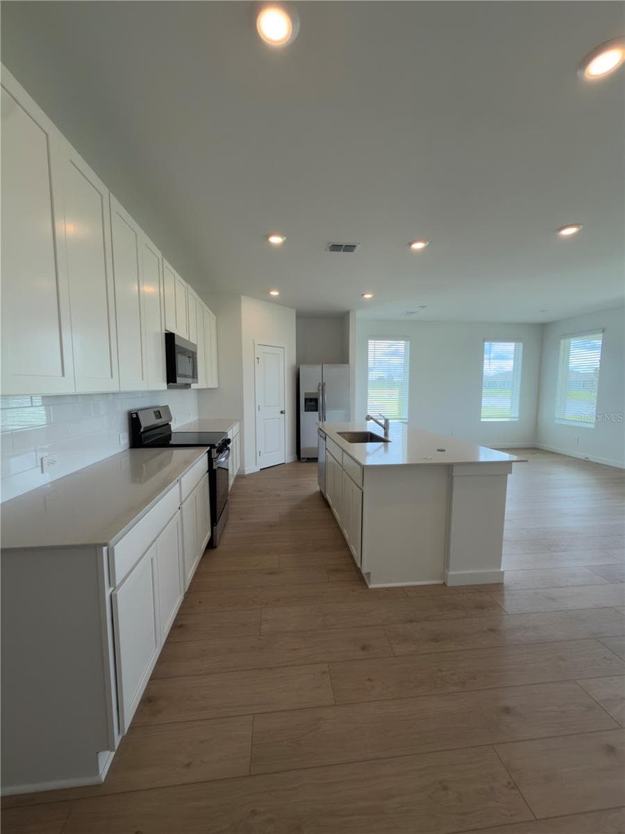Single Family Residence at 5556 GUAVA CT, KISSIMMEE, photo 4 of 19