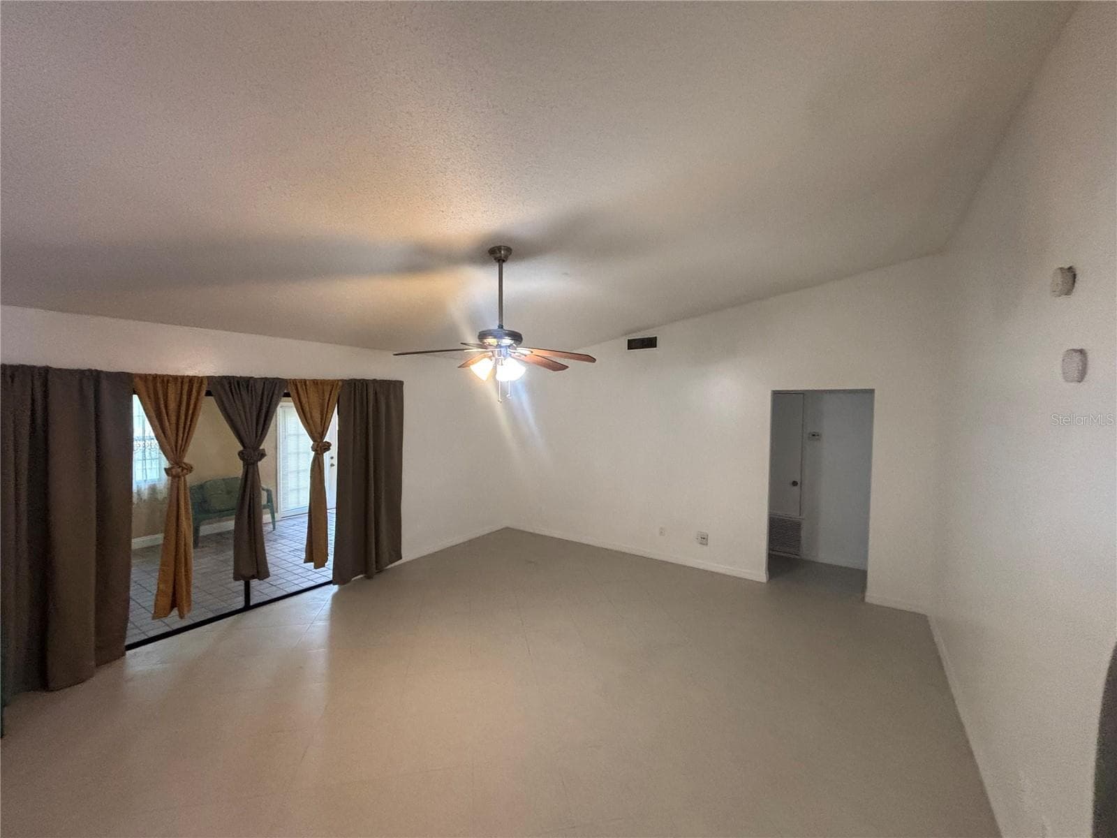 Single Family Residence at 7667 HAVENFORD CT, ORLANDO, photo 5 of 16