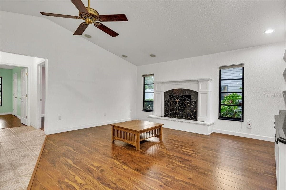 FAMILY ROOM - 21238 HUBBARD AVE, PORT CHARLOTTE