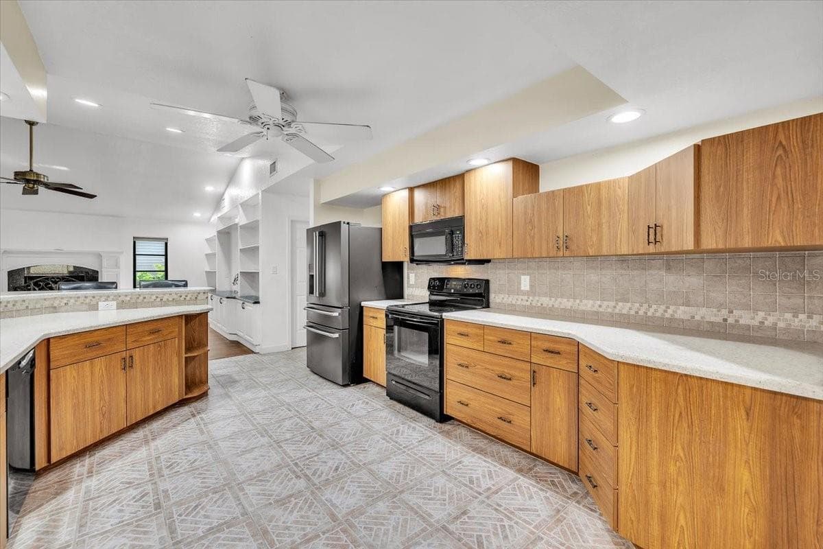 Single Family Residence at 21238 HUBBARD AVE, PORT CHARLOTTE, photo 14 of 50