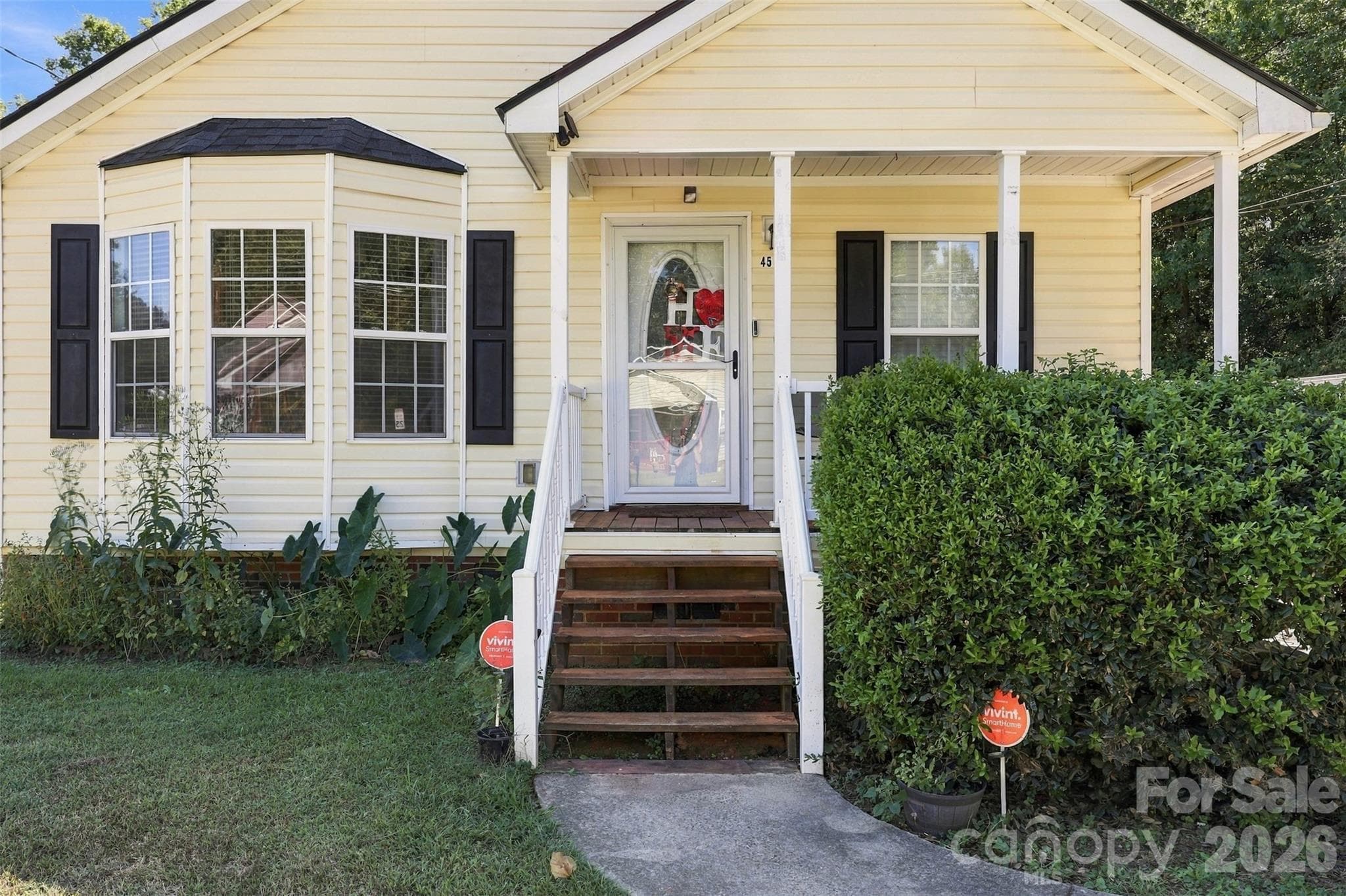 Single Family Residence at 455 Castlewood Circle, Rock Hill, photo 2 of 48