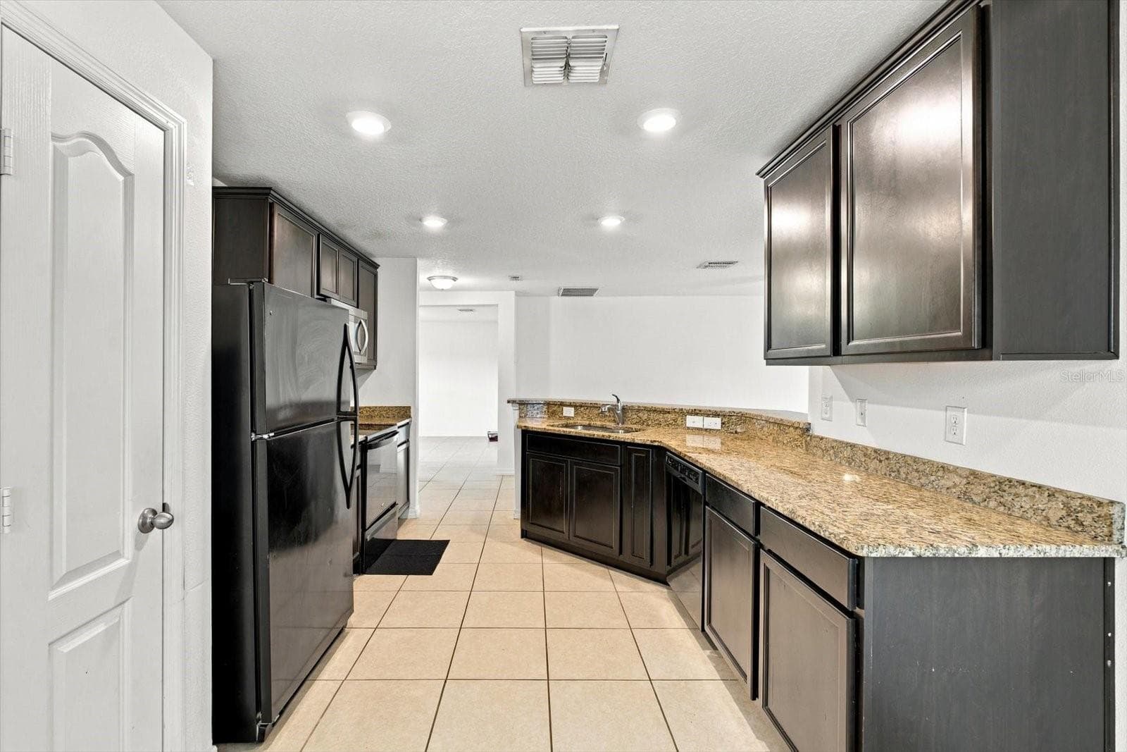 Single Family Residence at 810 CHATHAM WALK DR, RUSKIN, photo 6 of 45