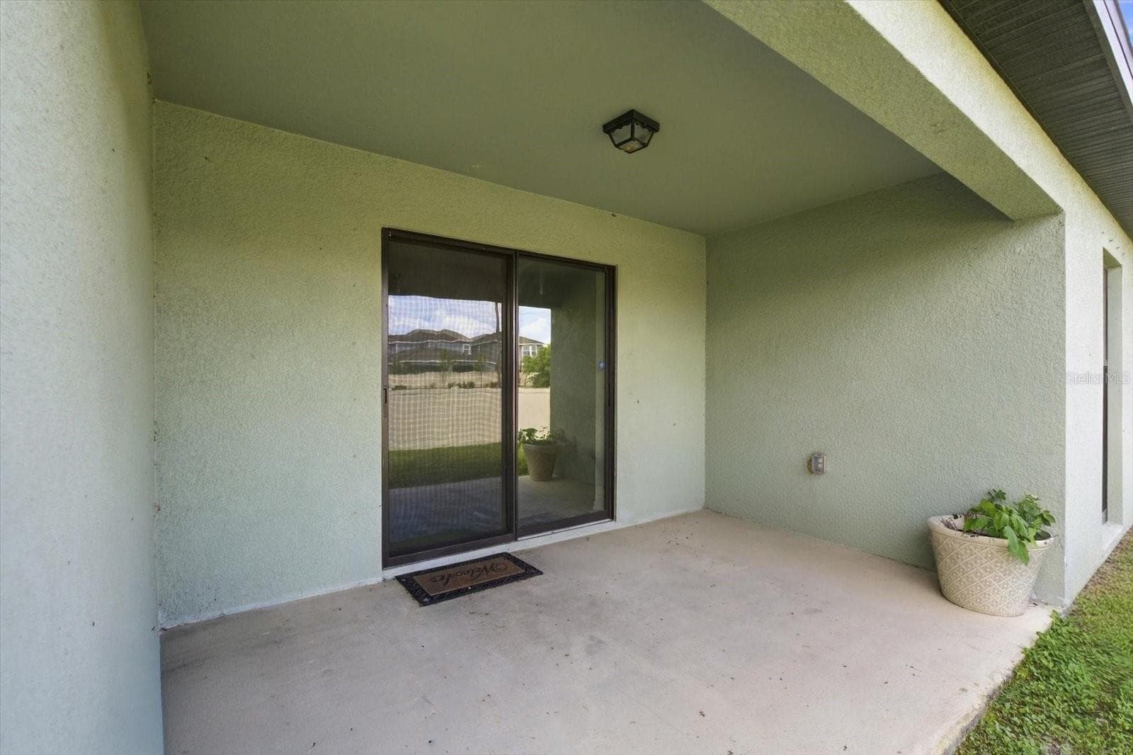 Single Family Residence at 810 CHATHAM WALK DR, RUSKIN, photo 31 of 45