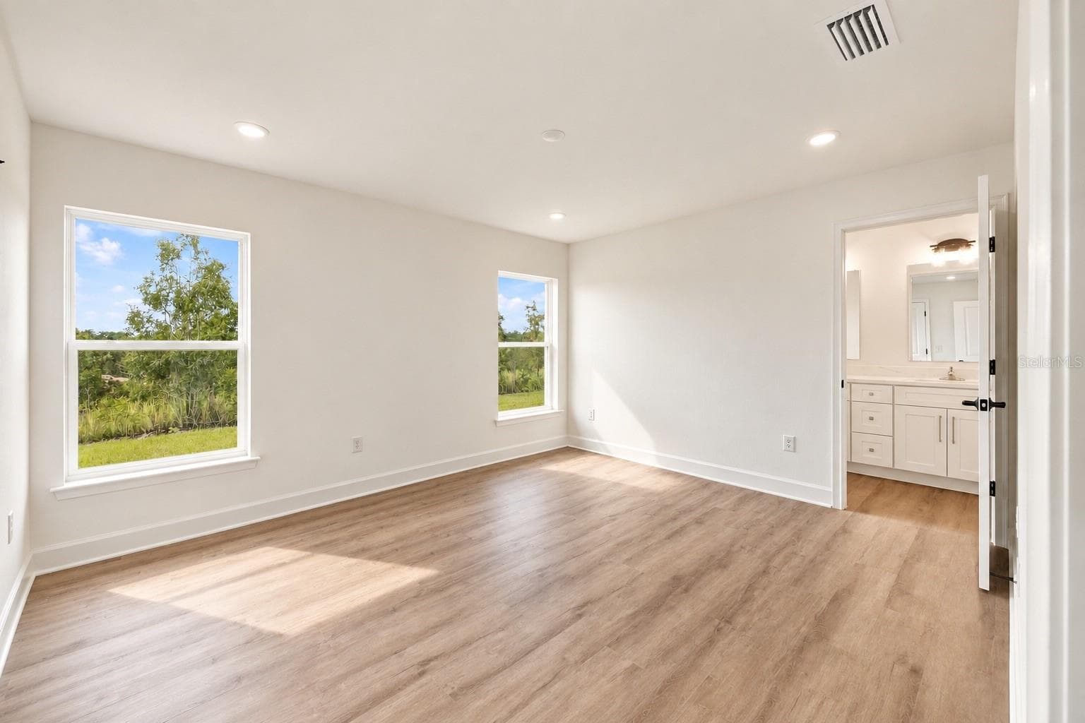 Primary bedroom - 13041 SCISSORBILL AVE, WEEKI WACHEE
