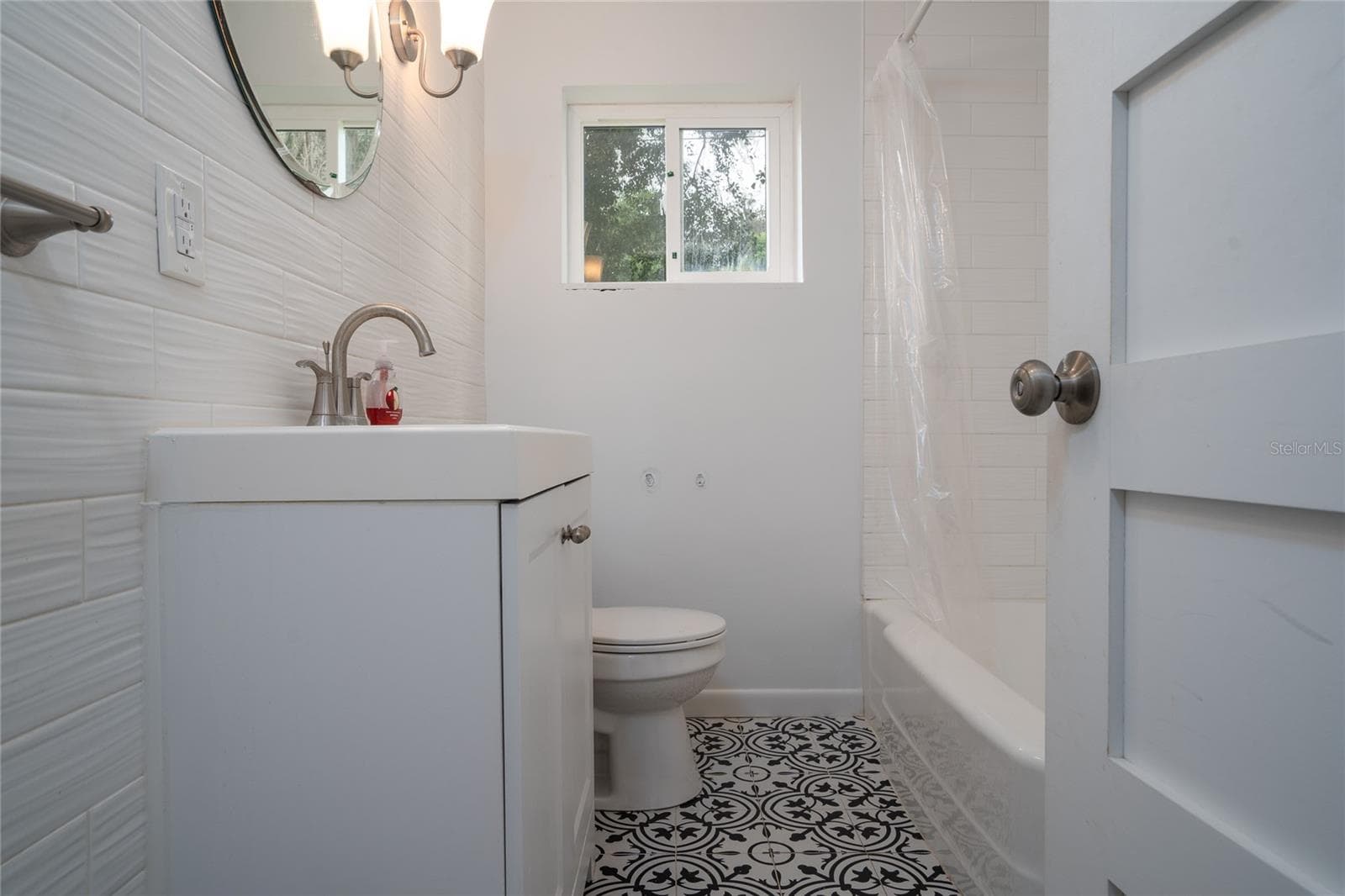 Single Family Residence at 1004 N CAMPHOR LN, DELAND, photo 22 of 29