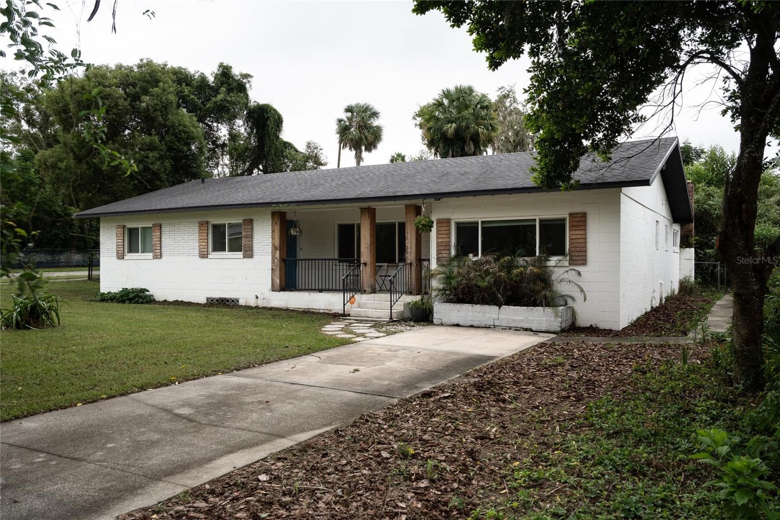 Single Family Residence at 1004 N CAMPHOR LN, DELAND, photo 25 of 29