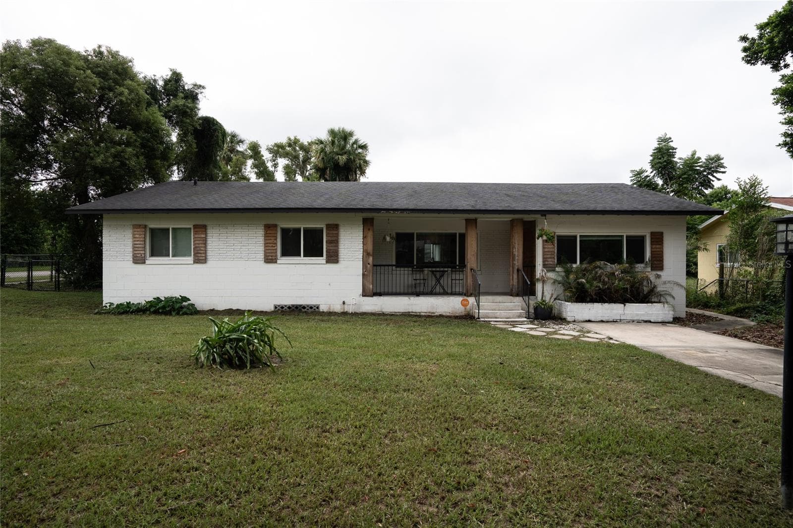 Single Family Residence at 1004 N CAMPHOR LN, DELAND, photo 26 of 29