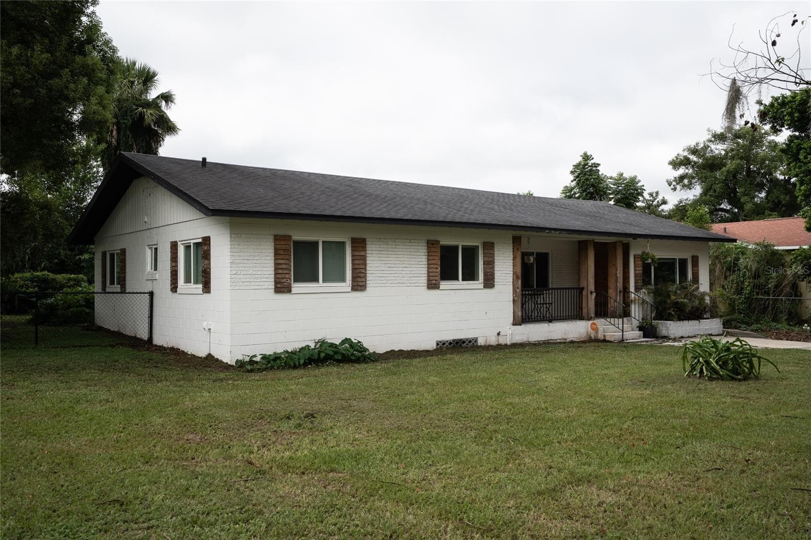 Single Family Residence at 1004 N CAMPHOR LN, DELAND, photo 27 of 29