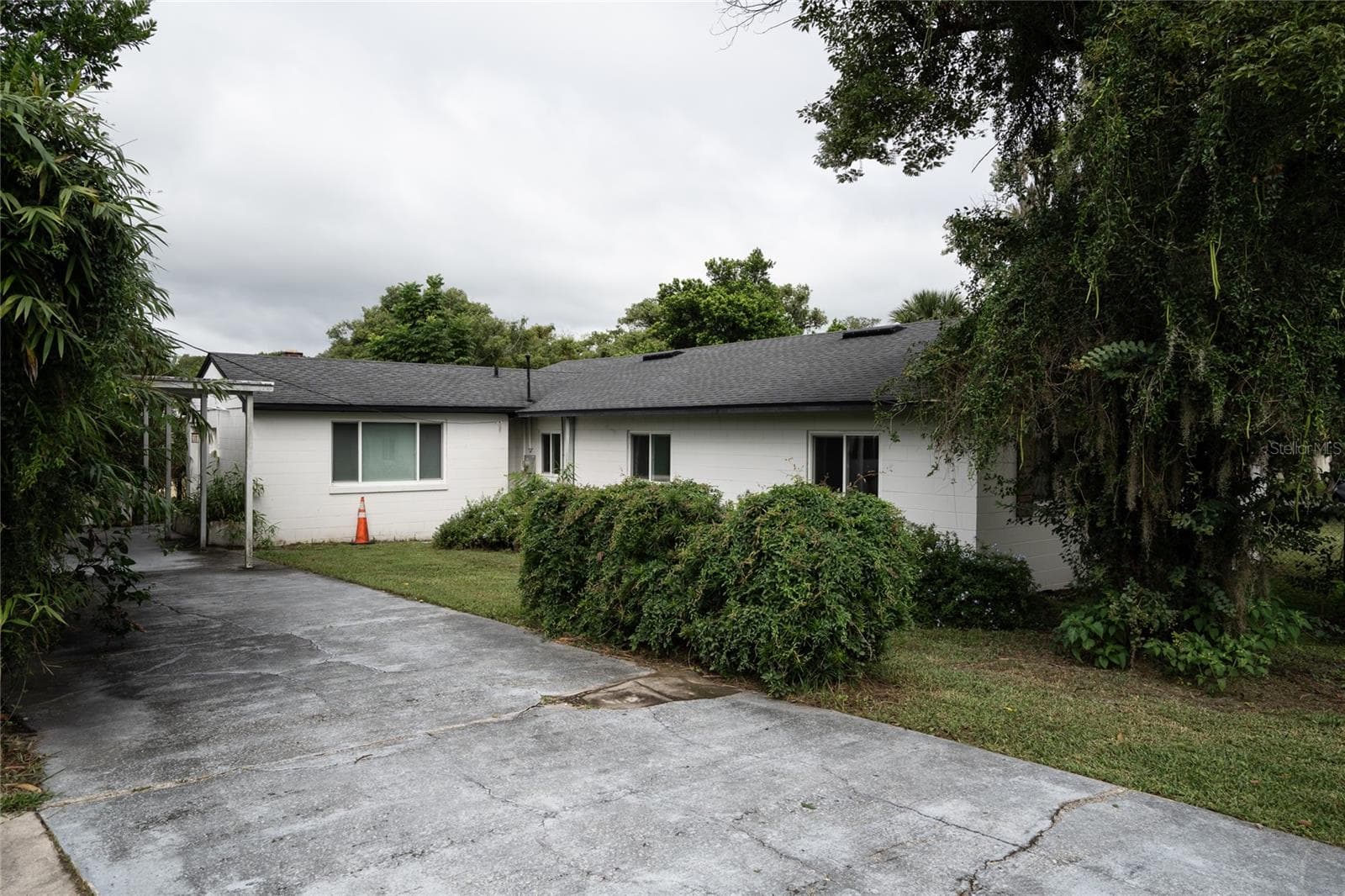 Single Family Residence at 1004 N CAMPHOR LN, DELAND, photo 28 of 29