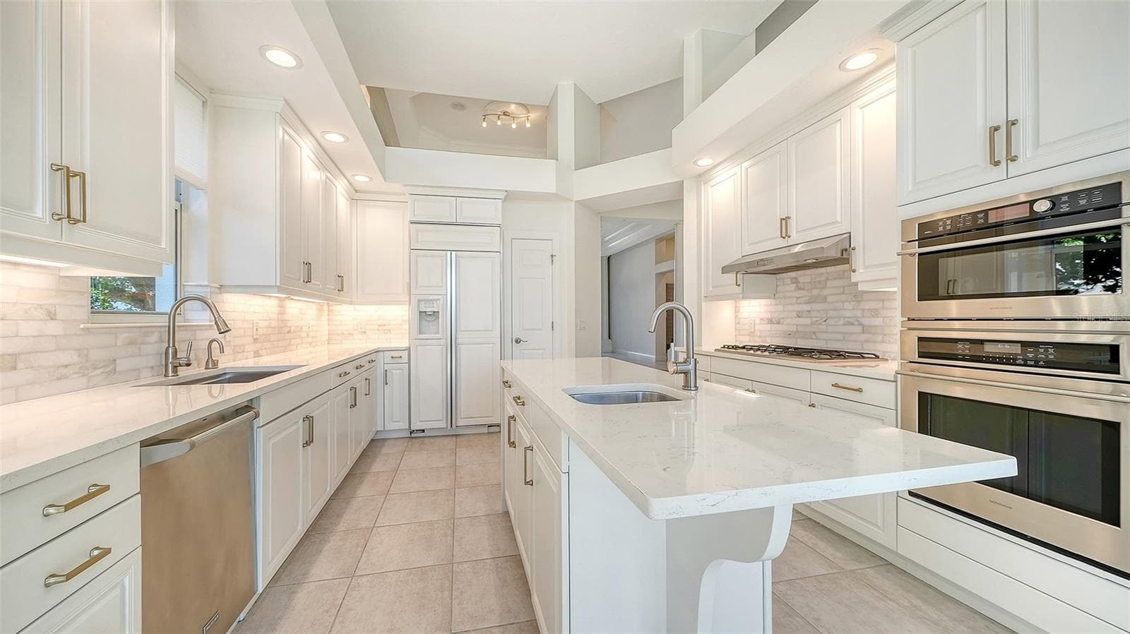 Single Family Residence at 3617 FAIR OAKS PL, LONGBOAT KEY, photo 20 of 54