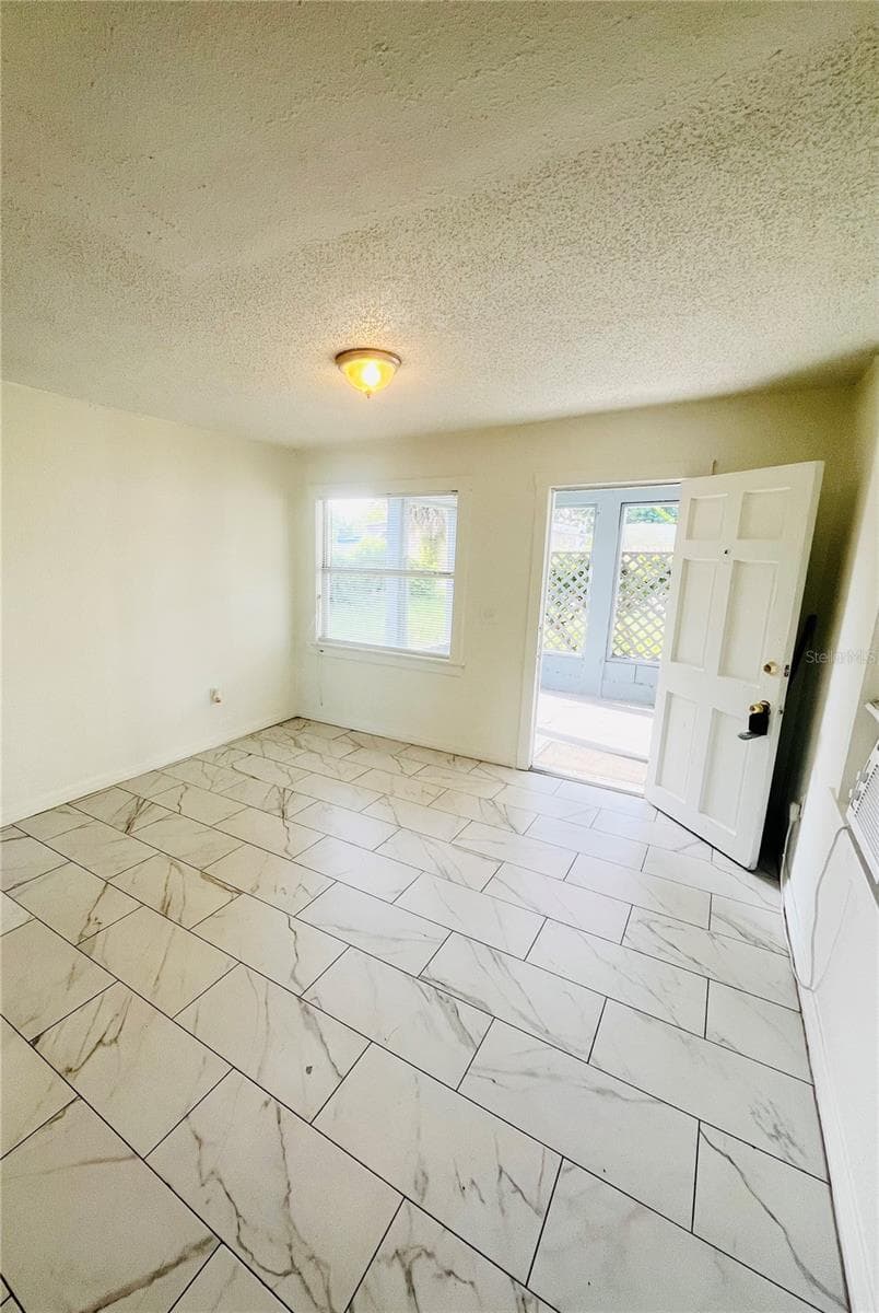 Single Family Residence at 920 E SENECA AVE, TAMPA, photo 17 of 32