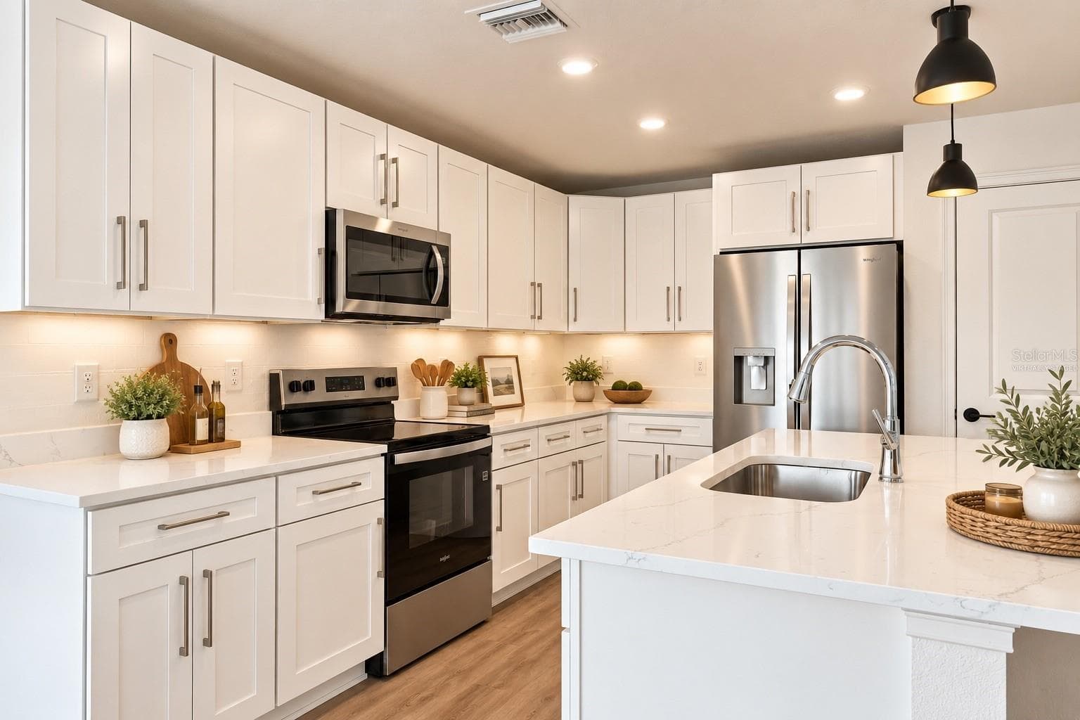 Virtually stagedKitchen - 13041 SCISSORBILL AVE, WEEKI WACHEE