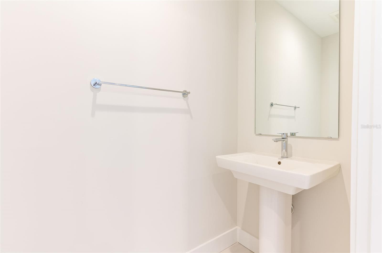 Condominium at 275 1ST AVENUE SOUTH #2208, ST PETERSBURG, photo 4 of 73