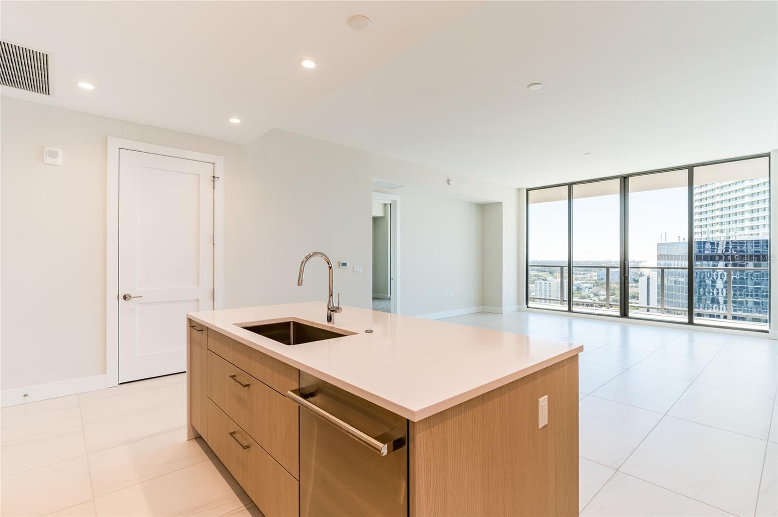 Condominium at 275 1ST AVENUE SOUTH #2208, ST PETERSBURG, photo 12 of 73