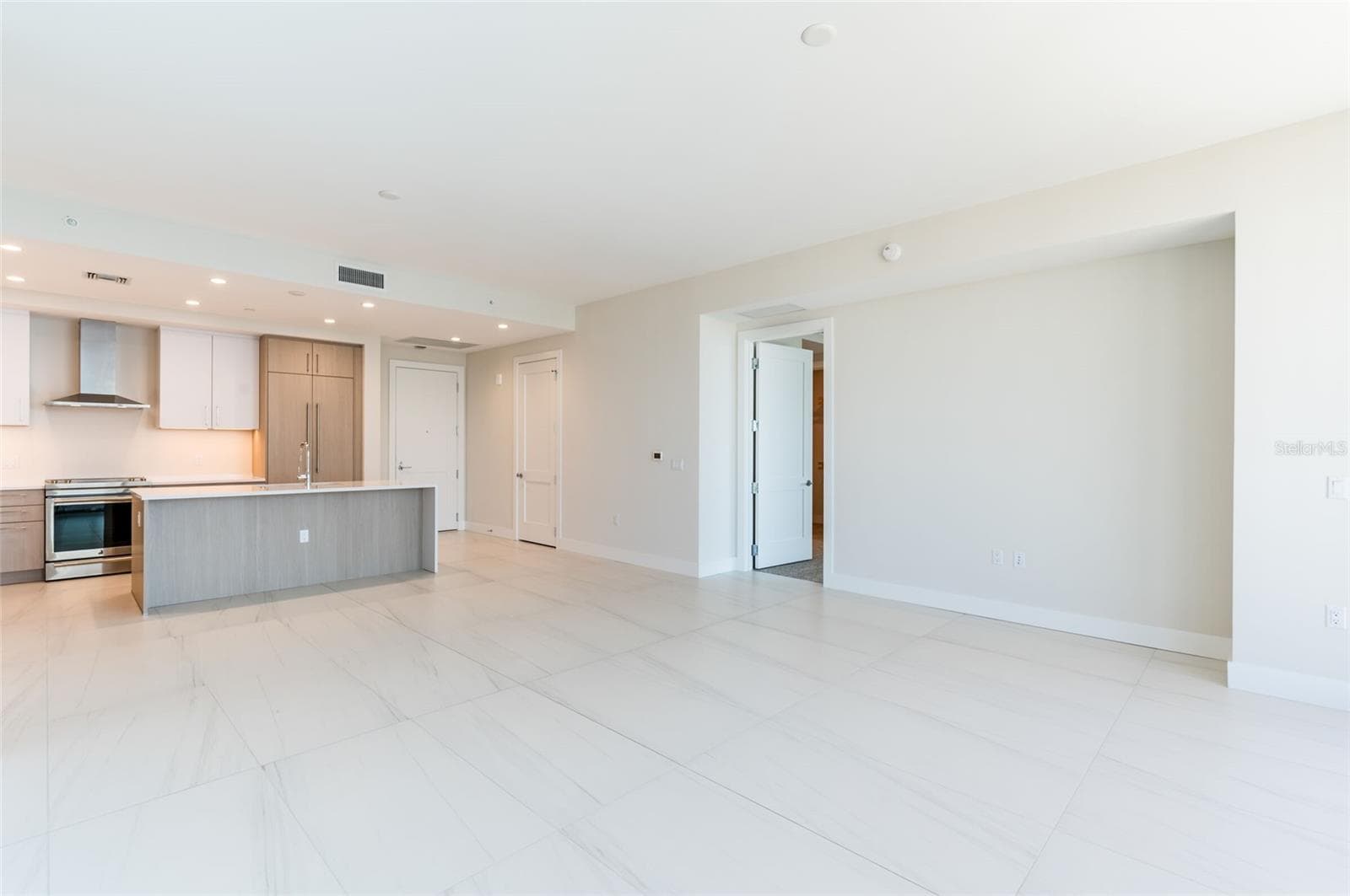 Condominium at 275 1ST AVENUE SOUTH #2208, ST PETERSBURG, photo 15 of 73
