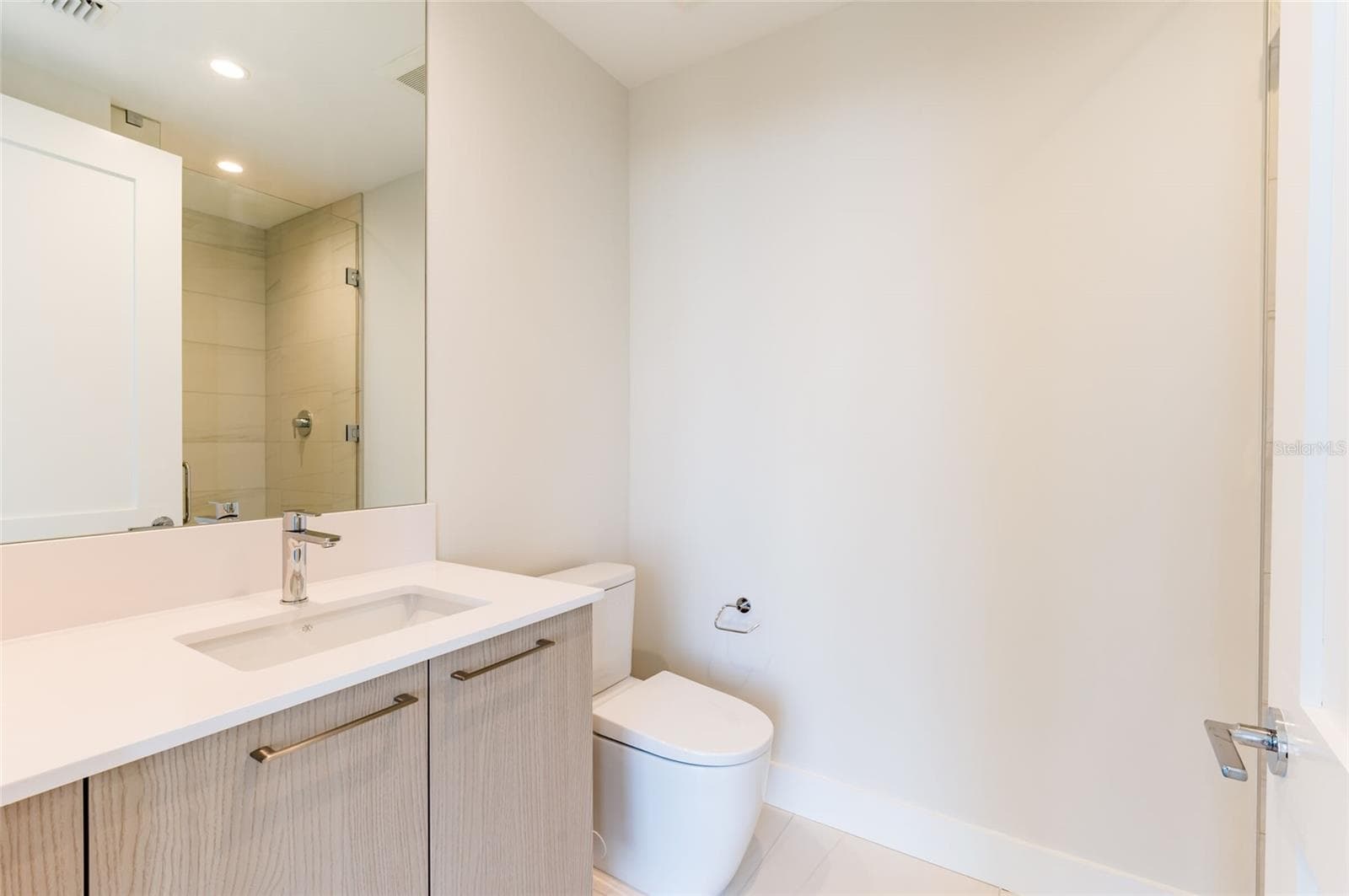 Condominium at 275 1ST AVENUE SOUTH #2208, ST PETERSBURG, photo 23 of 73