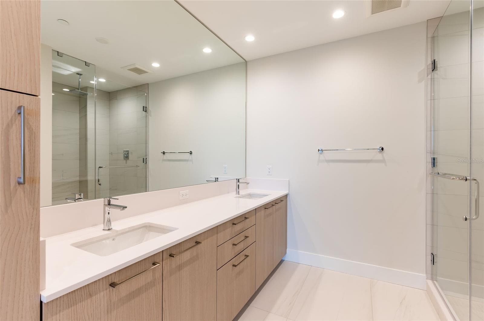 Condominium at 275 1ST AVENUE SOUTH #2208, ST PETERSBURG, photo 32 of 73