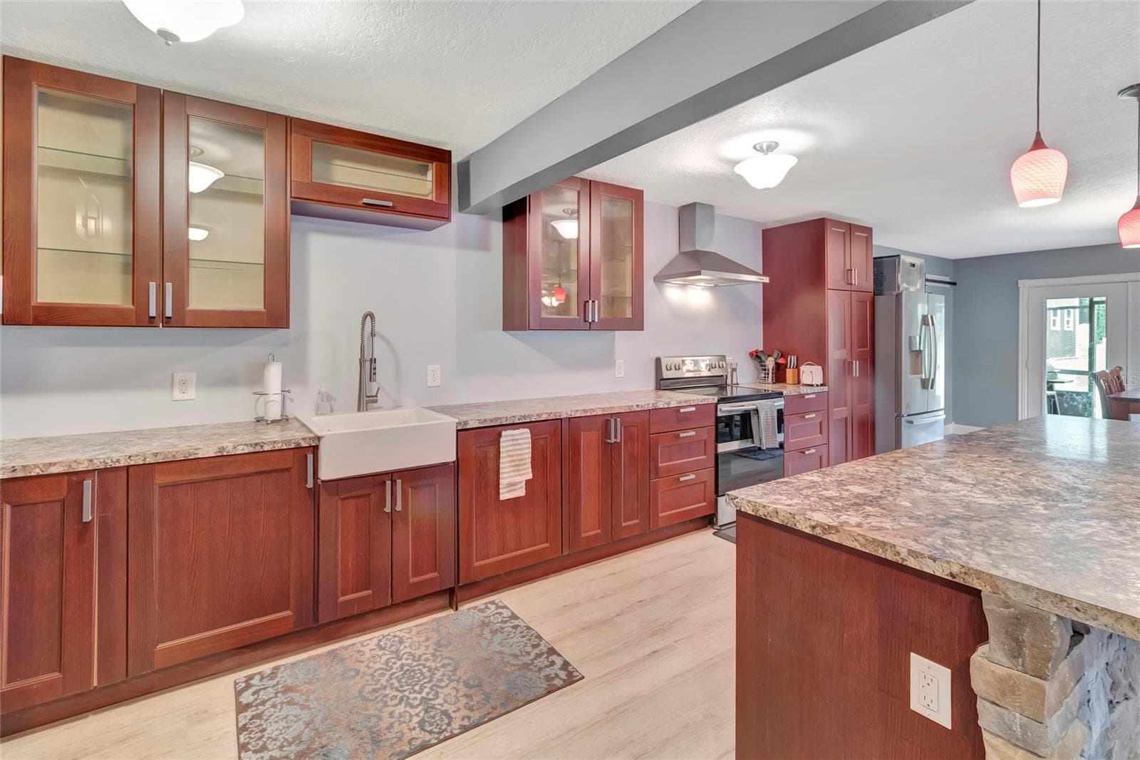 Expansive Kitchen - 2923 JUNCTION RD, ZELLWOOD