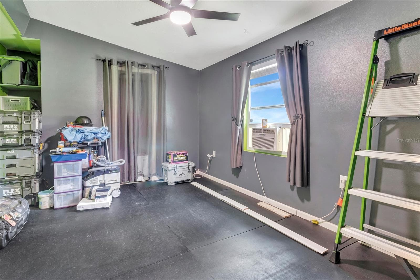 3rd bedroom/currently gym space w/ closet - 2923 JUNCTION RD, ZELLWOOD