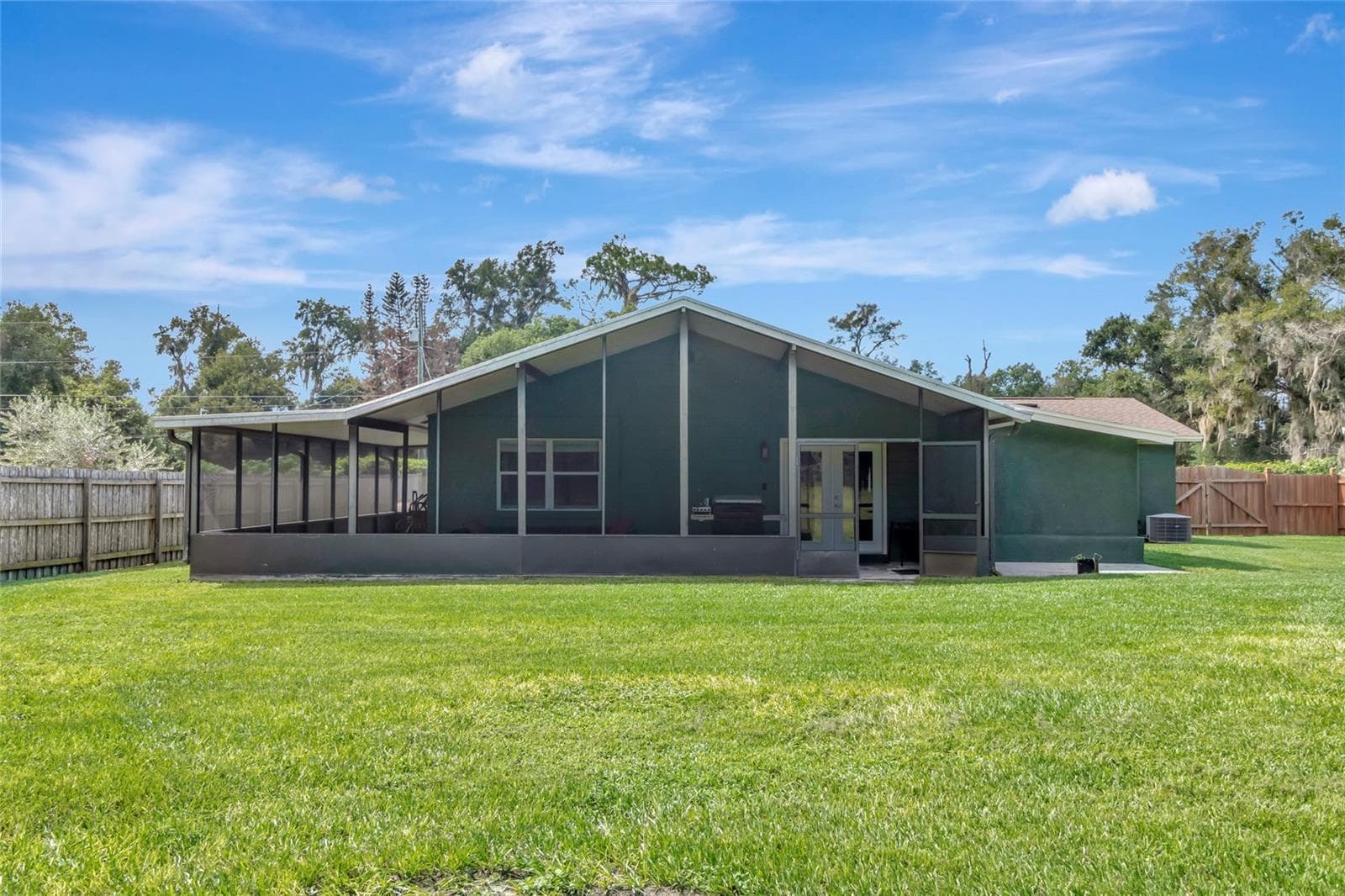 Rear of the home - 2923 JUNCTION RD, ZELLWOOD