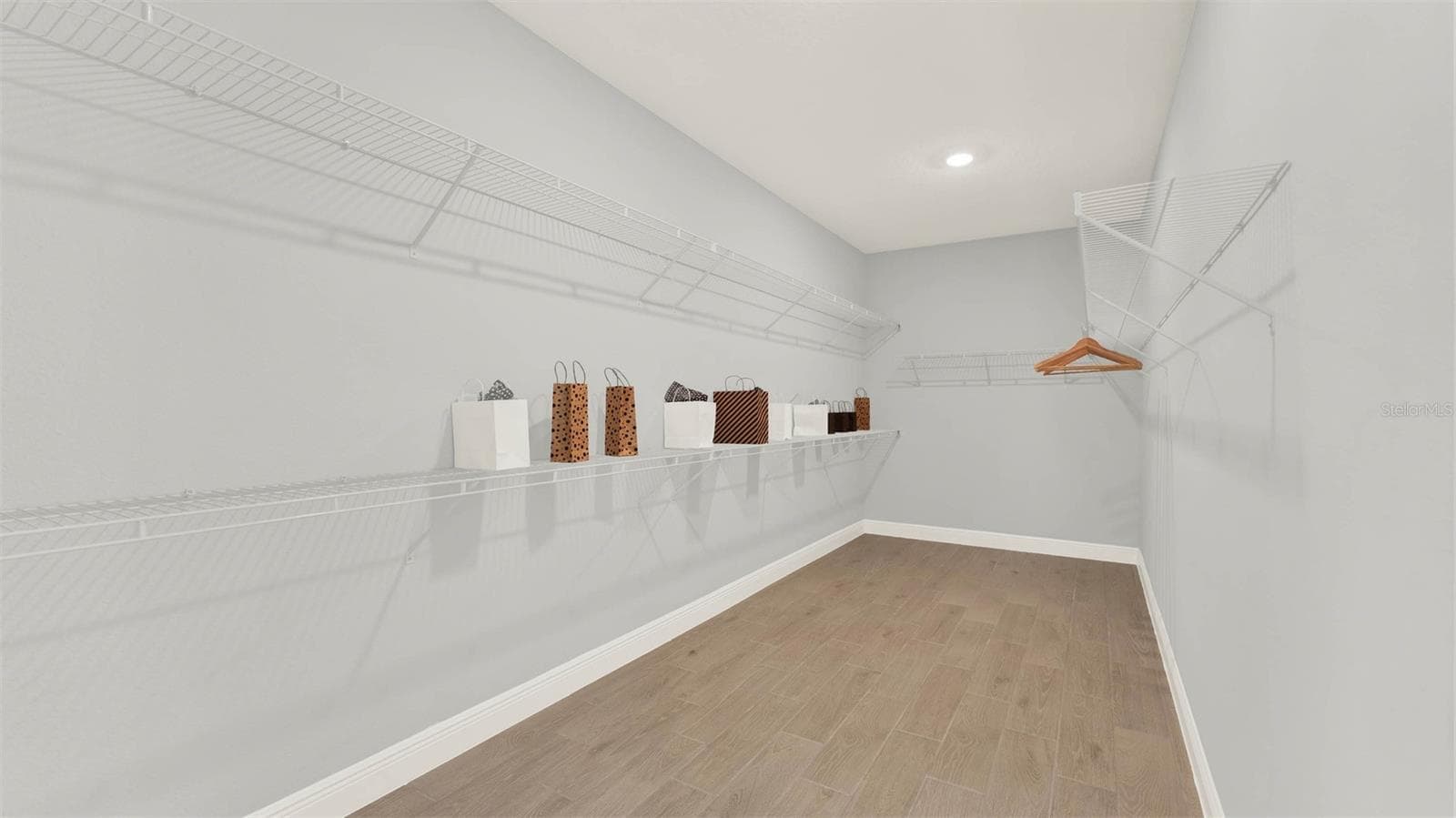 Single Family Residence at 11851 SHINE VIEW LN, WINTER GARDEN, photo 27 of 76