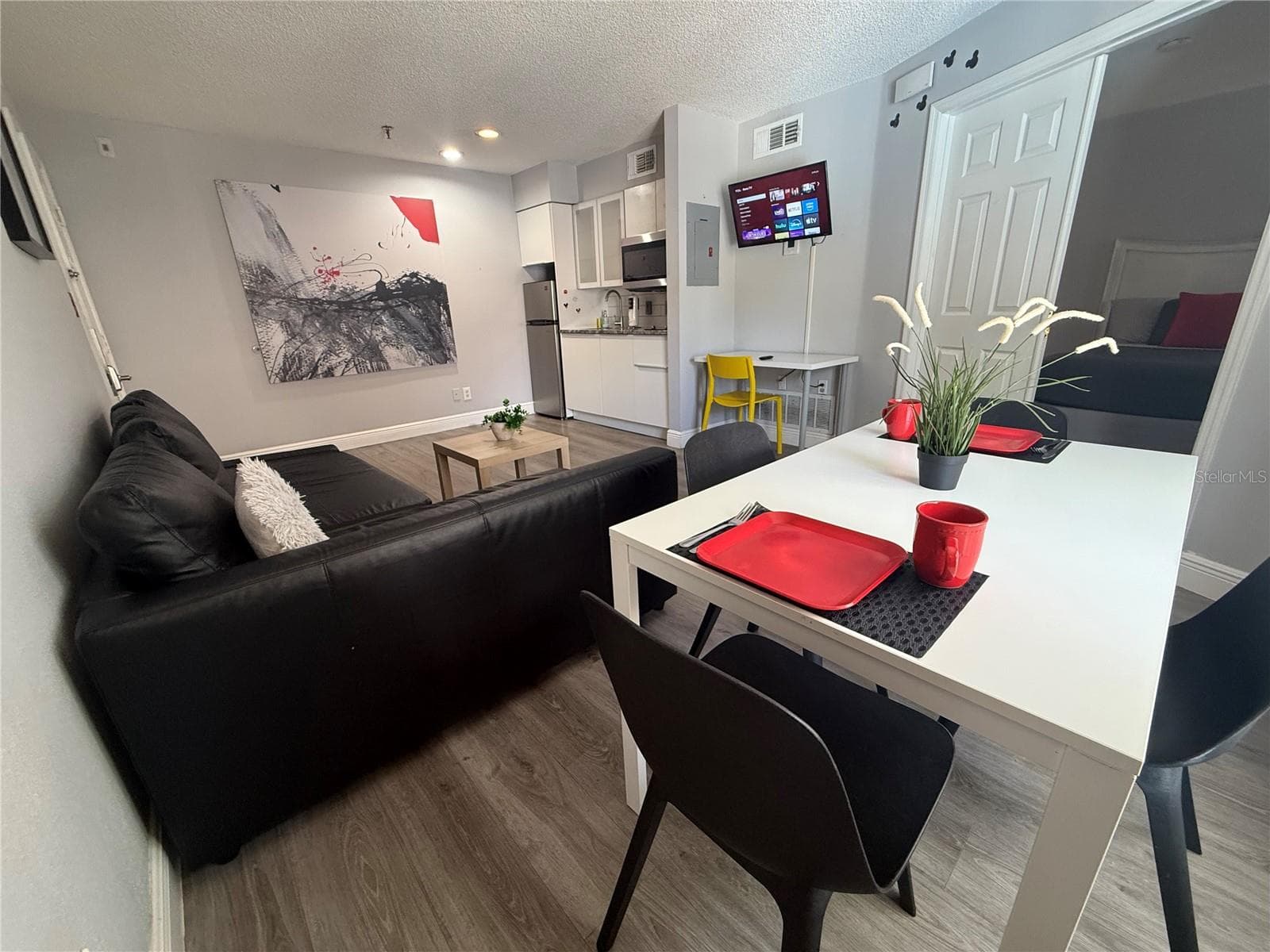 Condo - Hotel at 3100 PARKWAY BLVD #220, KISSIMMEE, photo 2 of 15
