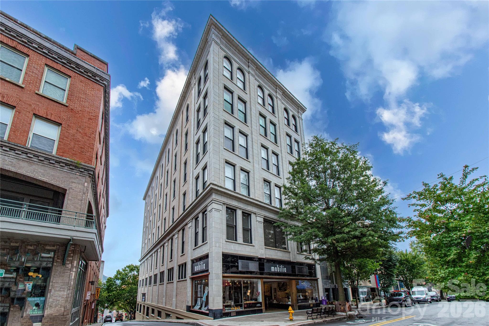 84 W Walnut Street