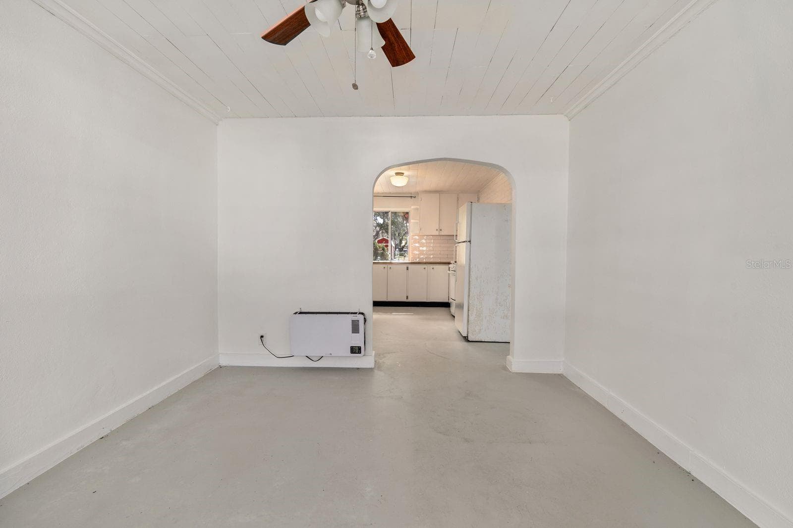 Half Duplex at 5914 N OLA AVE, TAMPA, photo 4 of 11