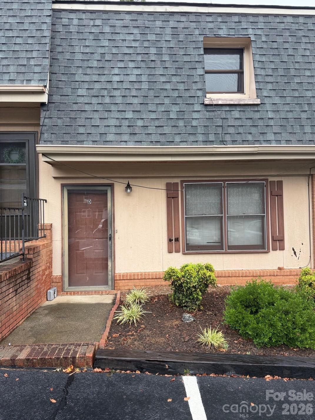 220 14th Avenue SE