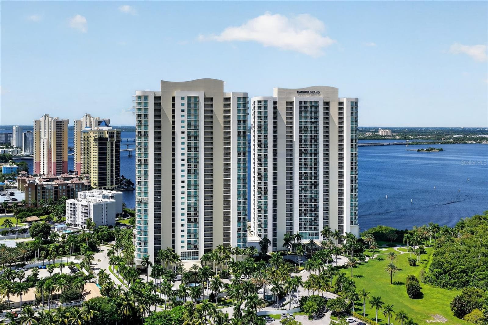 3000 OASIS GRAND BLVD #1007
