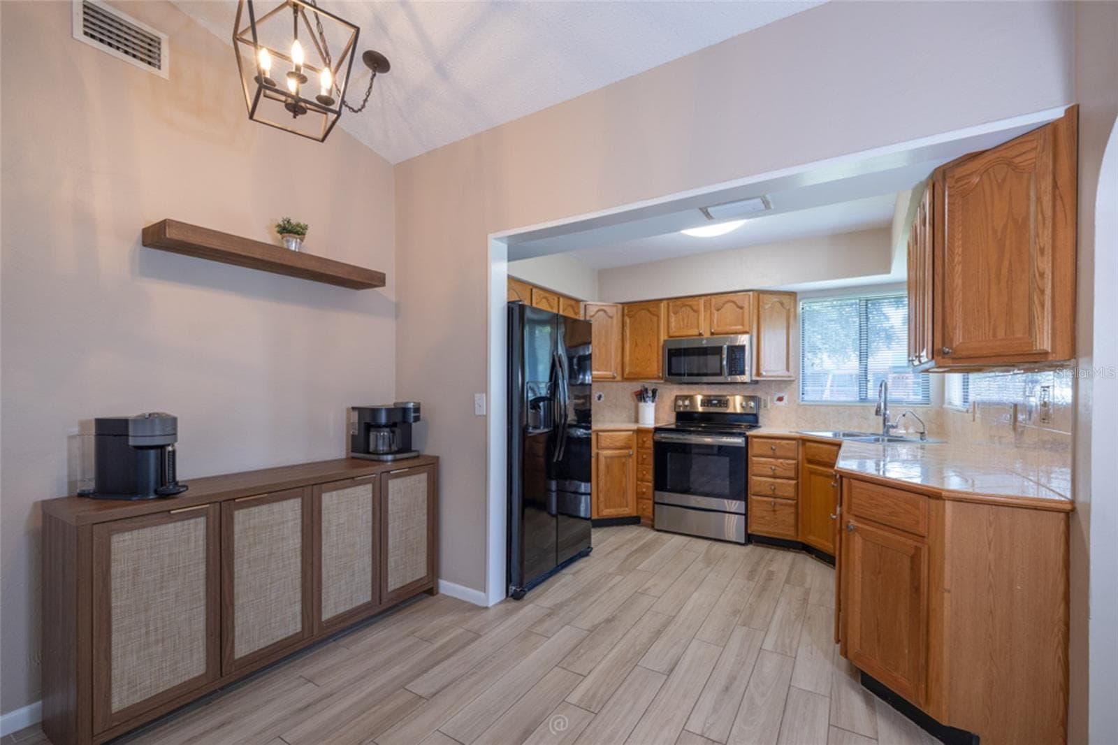 Versatile space - 31 PINELYNN DR, PALM COAST
