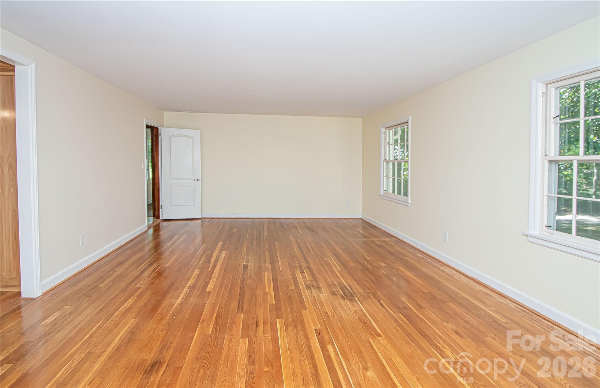Single Family Residence at 7400 Oakwood Lane, Charlotte, photo 13 of 48
