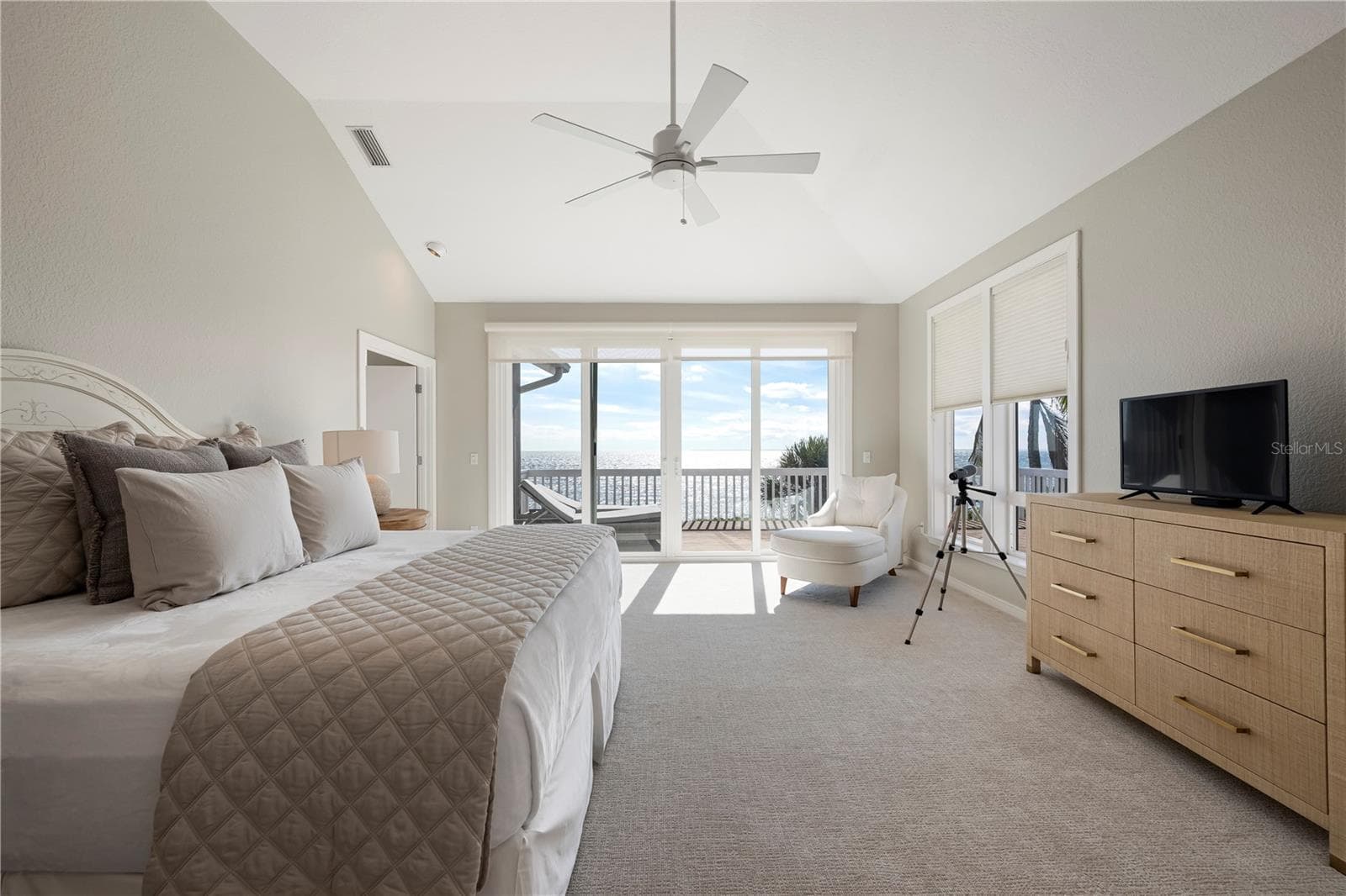 Primary bed - 319 PILOT POINT LN, BOCA GRANDE