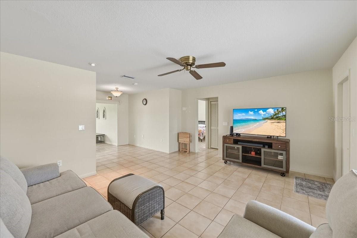 Living room - 7312 17TH AVE W, BRADENTON