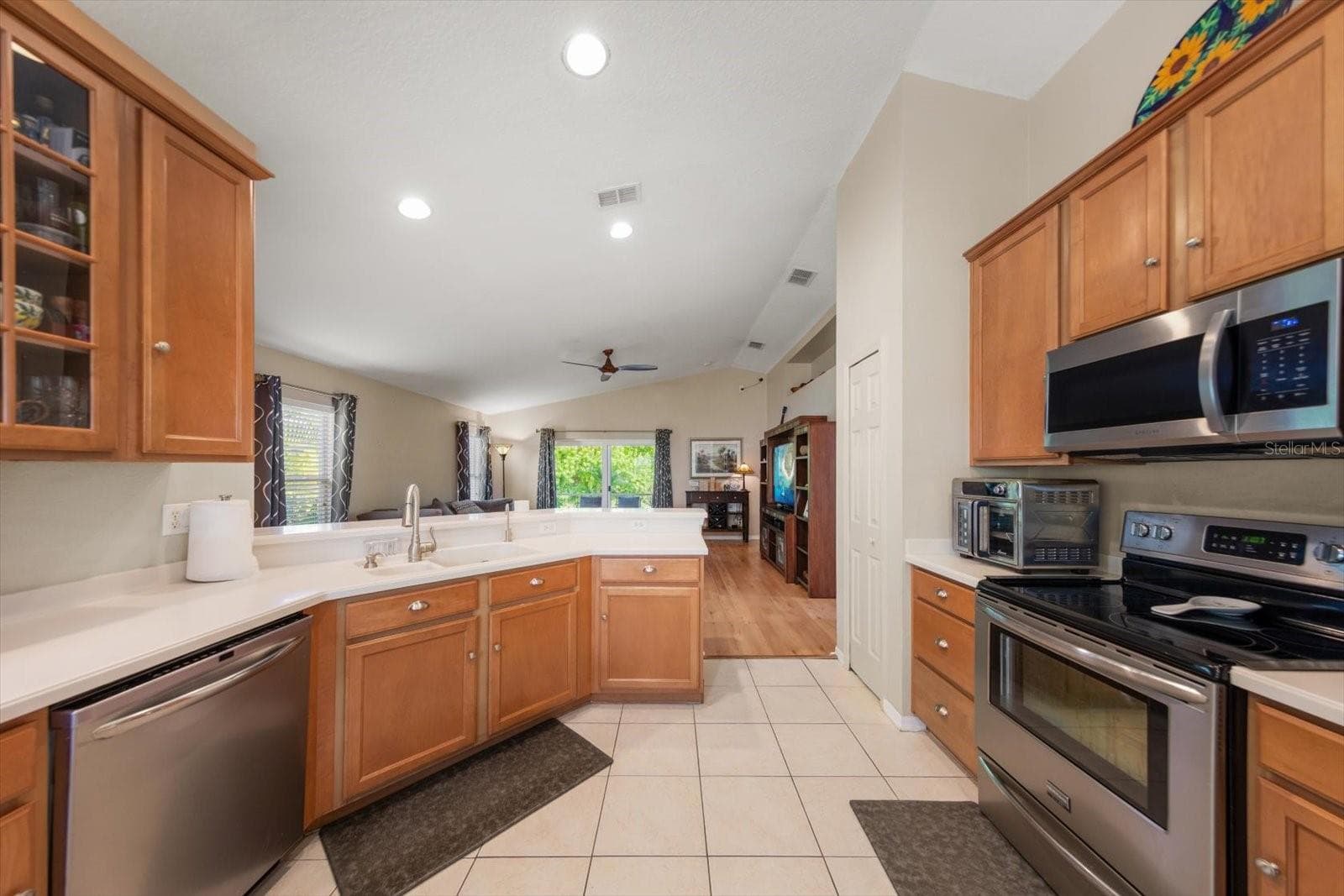 Single Family Residence at 2939 WOOD POINTE DR, HOLIDAY, photo 8 of 25