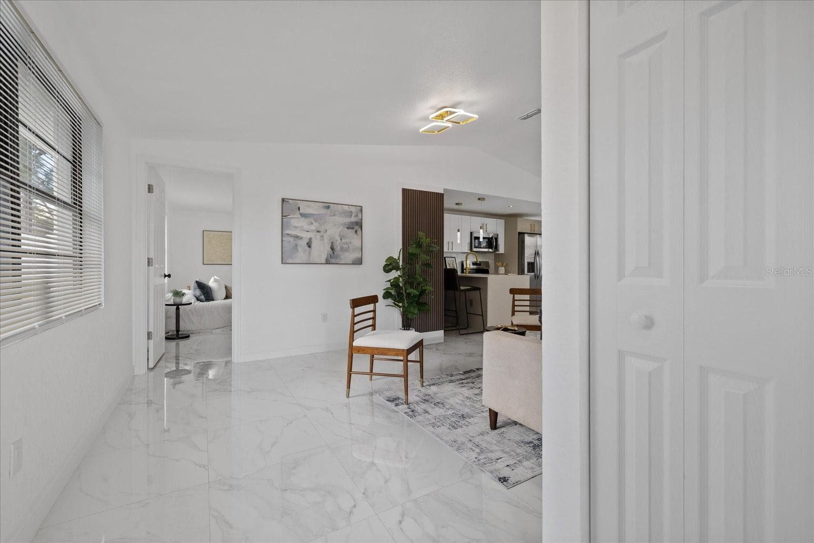 Single Family Residence at 9111 SUFFIELD CT, TAMPA, photo 4 of 35