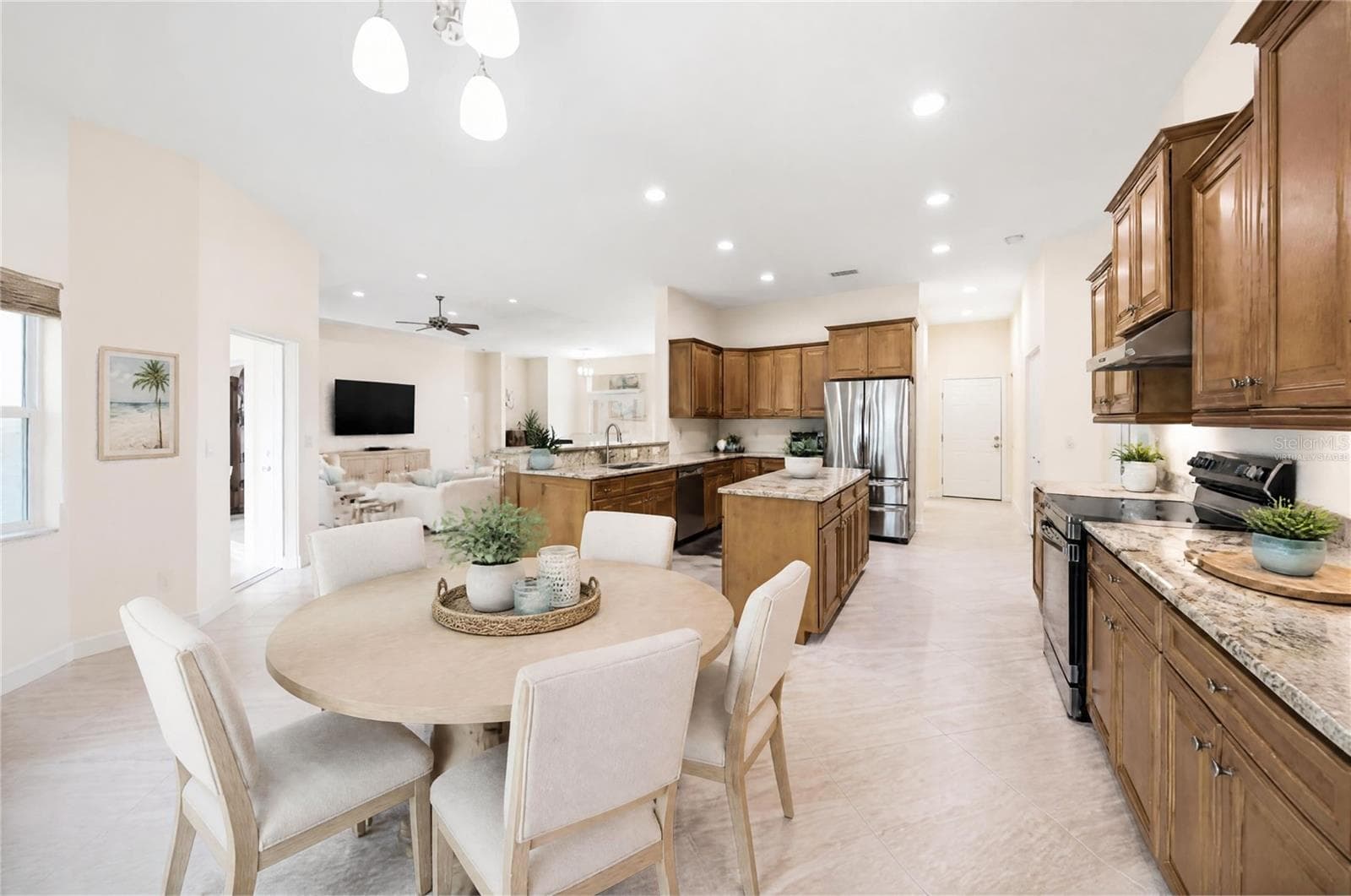 Virtually staged - 200 MONTANA AVE, NOKOMIS