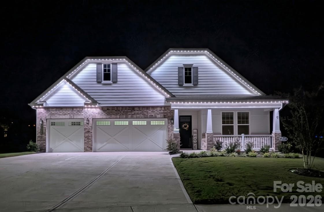 Classic white with a tap on the app! - 8027 Longwaters Court, York