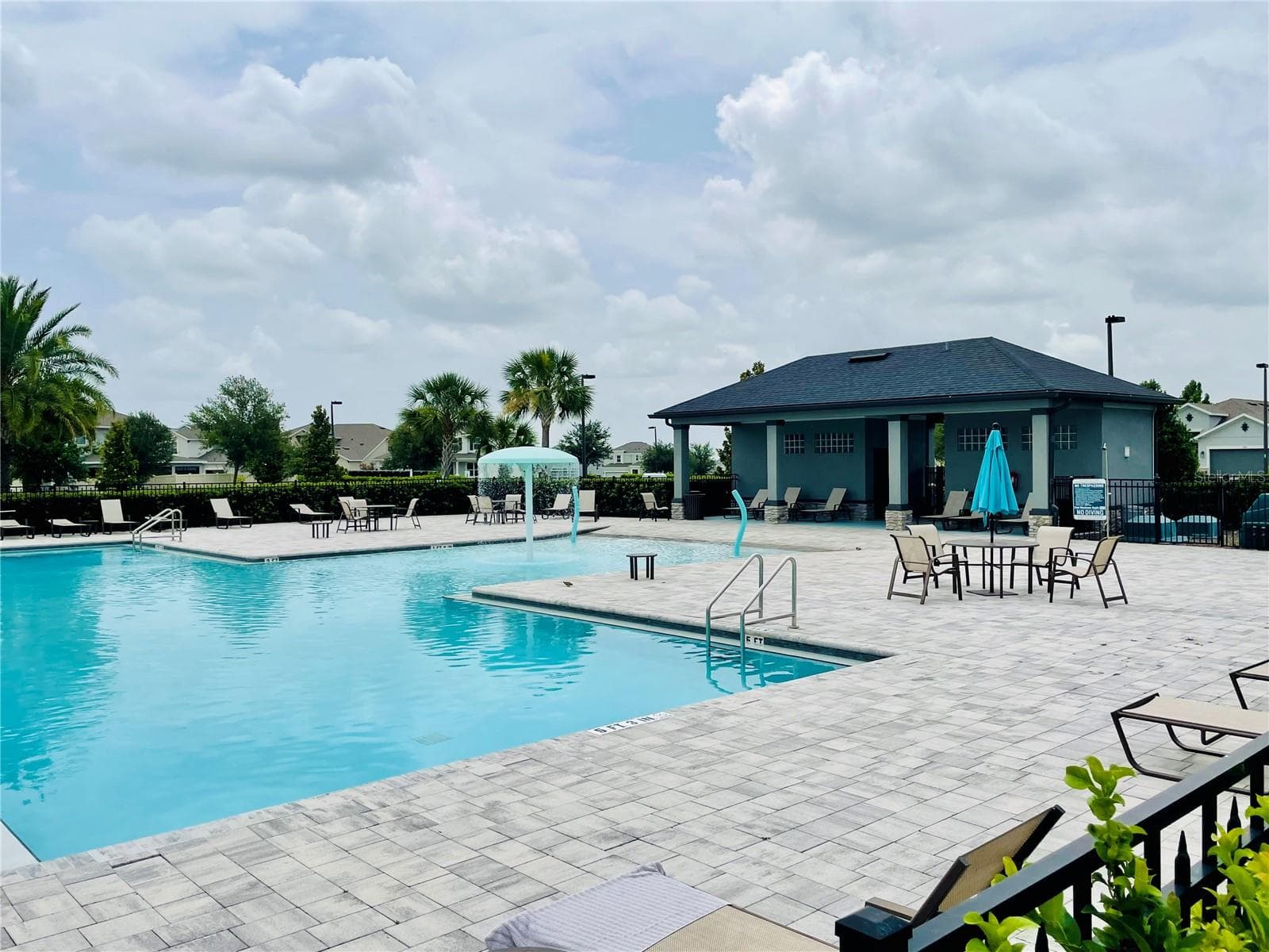 Community Pool - 416 LEMONGRASS RD, MINNEOLA