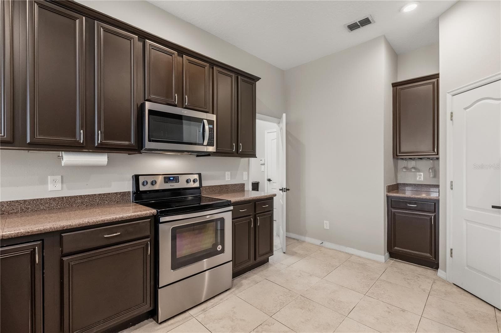 Single Family Residence at 4247 CRANMORE CT, BELLE ISLE, photo 17 of 44
