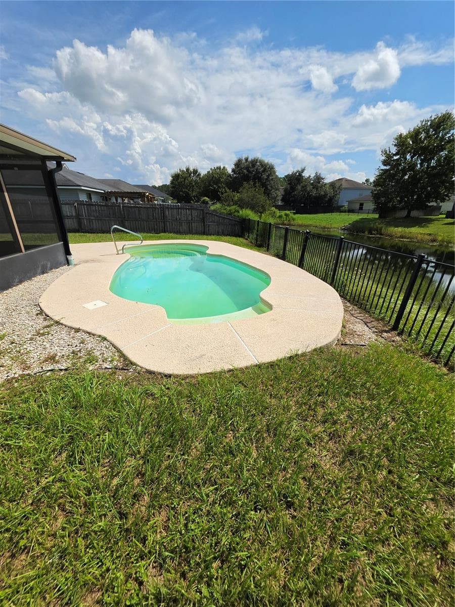 Single Family Residence at 9712 WOODSTONE MILL DR, JACKSONVILLE, photo 16 of 19