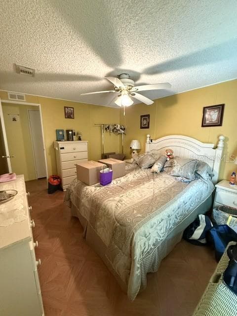 Manufactured Home at 1001 STARKEY RD #190, LARGO, photo 19 of 25