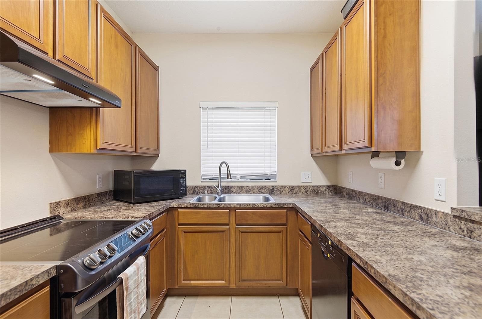 Townhouse at 1330 LONG OAK WAY, SANFORD, photo 6 of 18