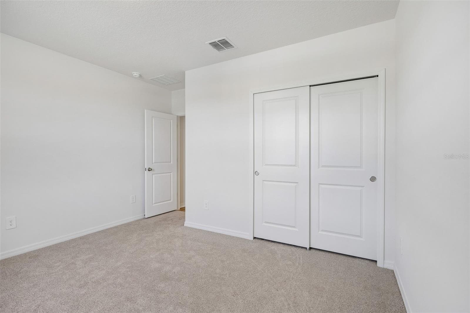 Single Family Residence at 7156 RAY CREEK DR, BROOKSVILLE, photo 11 of 25