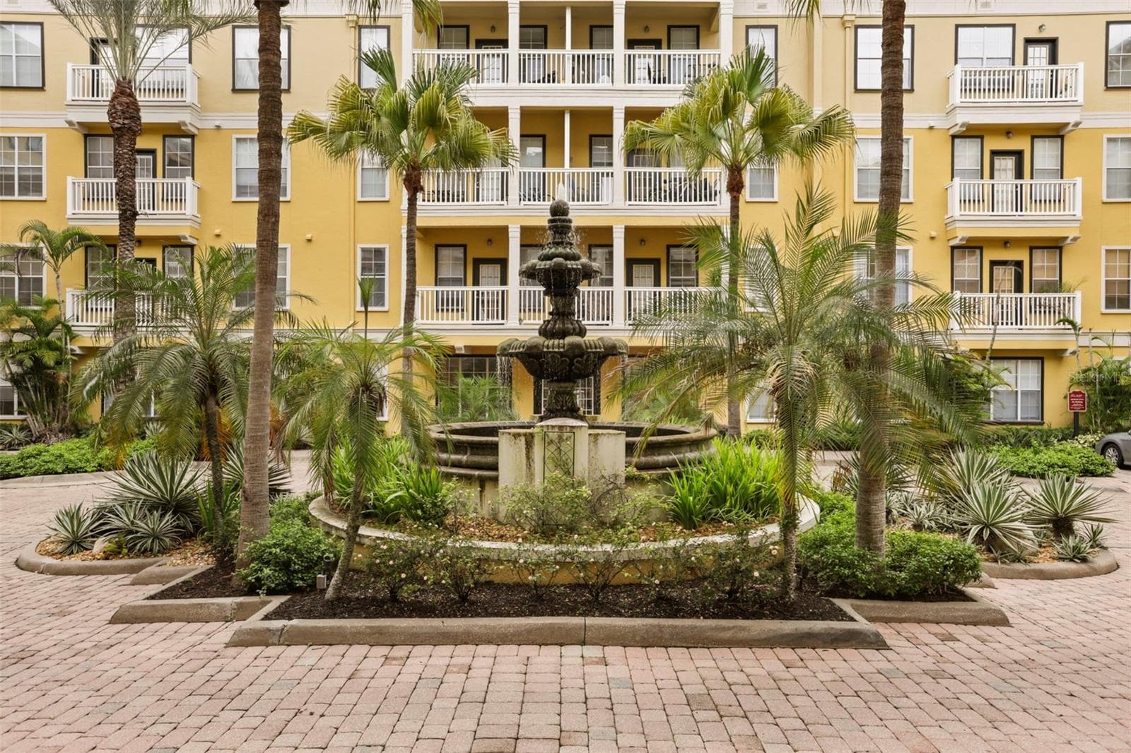 860 N ORANGE AVE #323