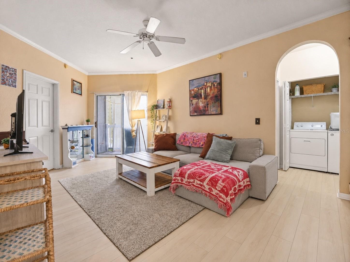 Living room - 860 N ORANGE AVE #323, ORLANDO
