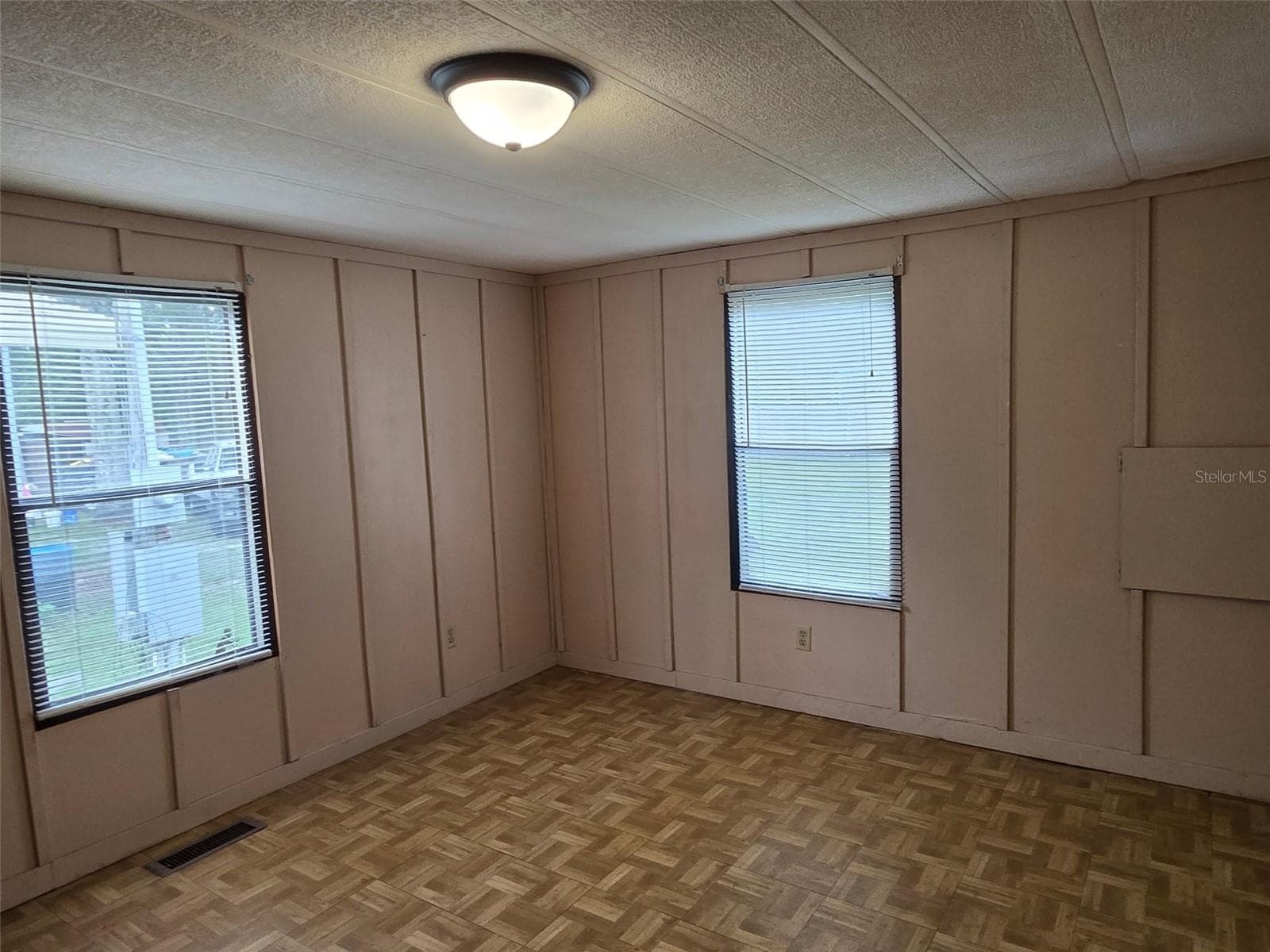 Manufactured Home at 5791 SW 62ND CT, JASPER, photo 23 of 33